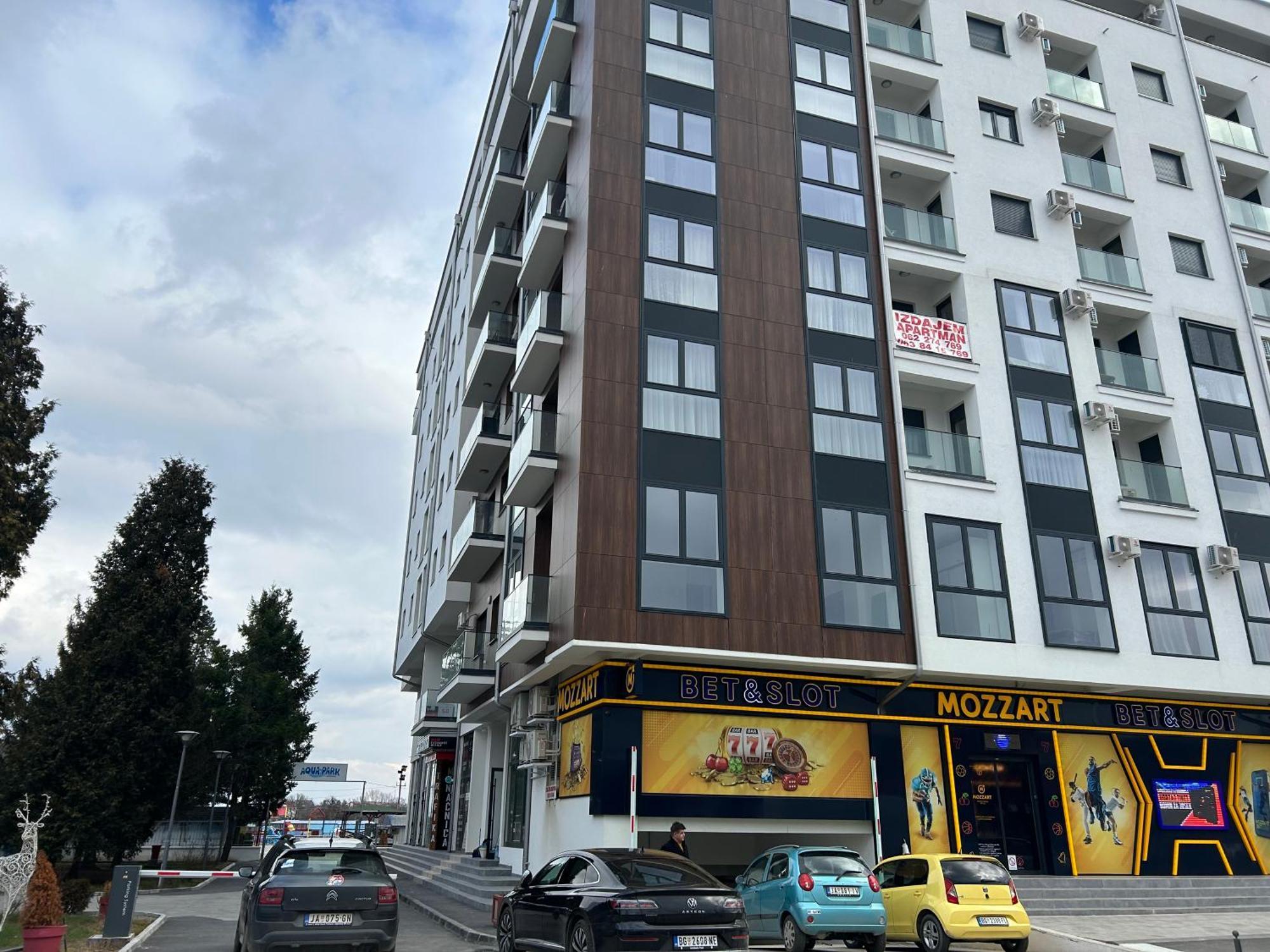 De Lux Nedeljkovic Aparthotel Jagodina Exterior photo