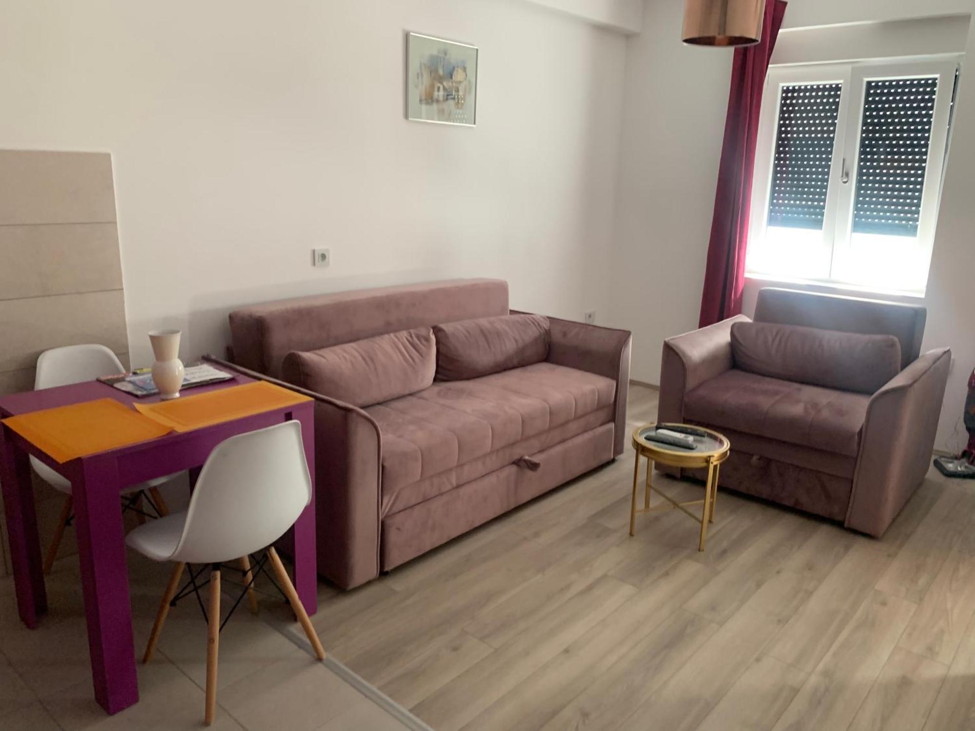 De Lux Nedeljkovic Aparthotel Jagodina Exterior photo